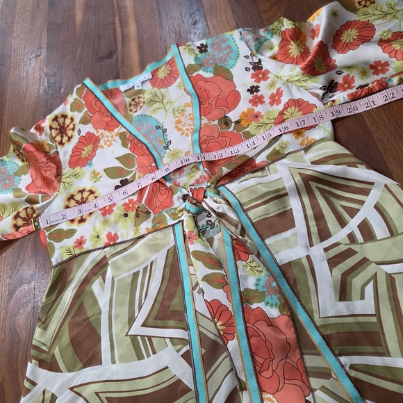 CAbi 100% Silk Floral Geometric Pattern Tie Front Kimono Size Medium - Picture 4 of 11